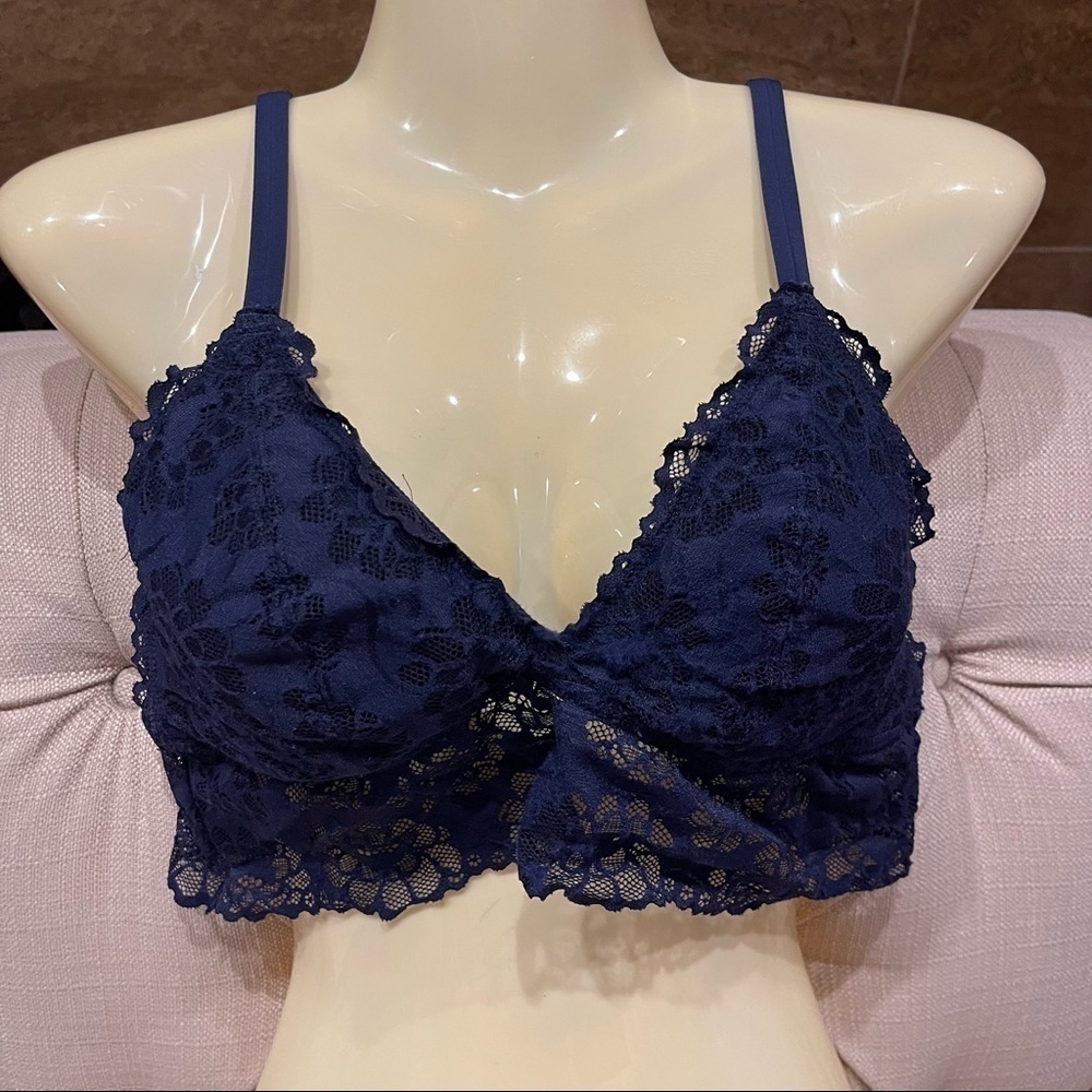 AB: Aries Lace Navy Bralette Sz Lg Removable padding
